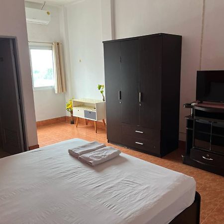 Lucky Banzaan Hotel Patong Exterior photo