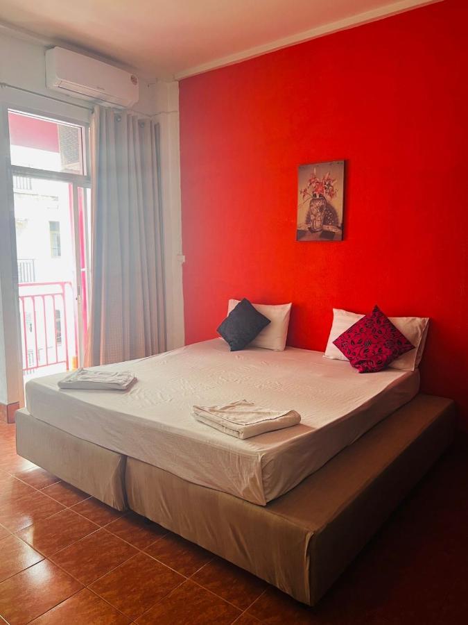 Lucky Banzaan Hotel Patong Exterior photo